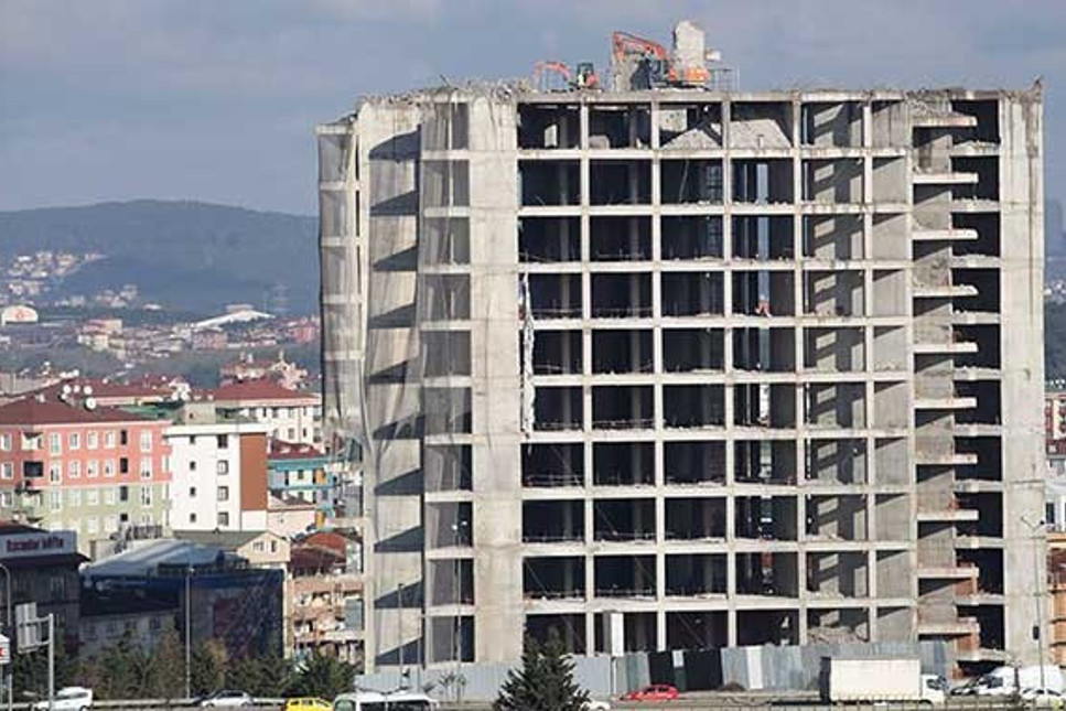 Çarçur plaza: Türk Telekom tasarımı beğenmedi, yeni binayı yıkıyor